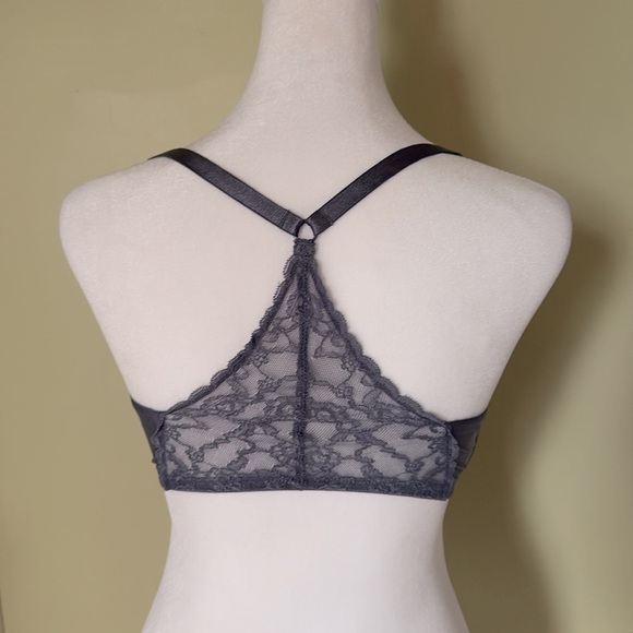 VICTORIA’S SECRET Women's Racerback Underwire Demi Bra Size 34 DD - Picture 2 of 5